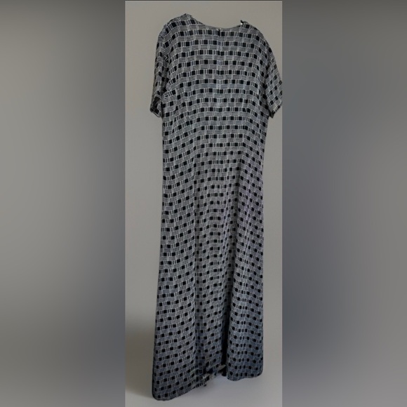 Liz Claiborne LizSport Short Sleeve V-Neck Lined Maxi Dress Black/White Check 12 - Picture 4 of 16